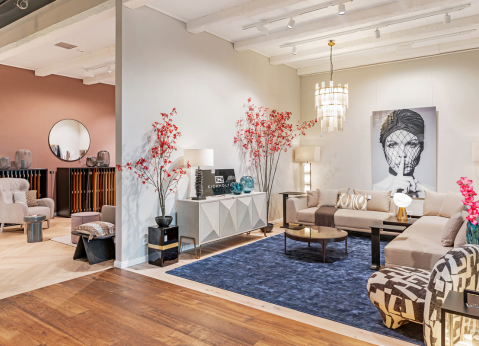 Blick in die Ausstellung von STARK Home mit vielen Markenherstellern